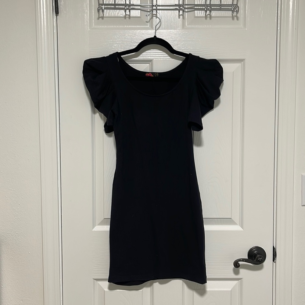Black bodycon dress